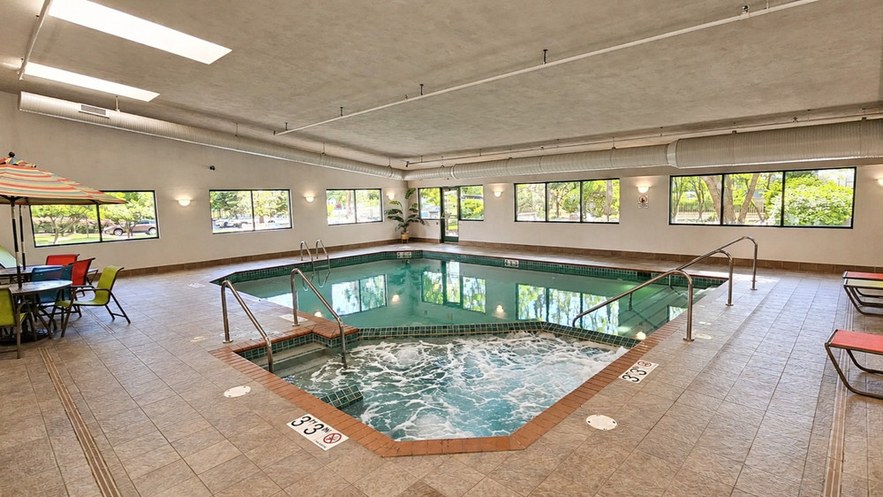 Indoor pool and hot tub, Richmond Terrace